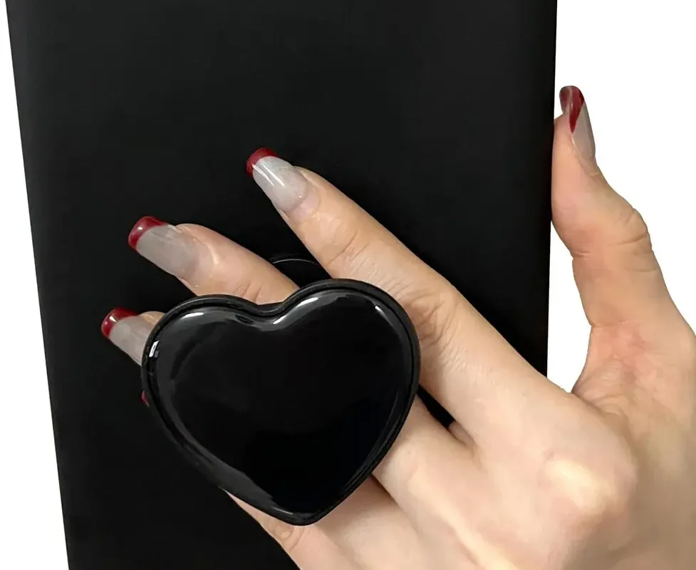 Cute Heart Suporte expansível dobrável preto em um smartphone