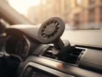 Imagem em um novo cenário gerado por IA - i2GO Ultra Magnetic Suporte Veicular com 36 Ímãs